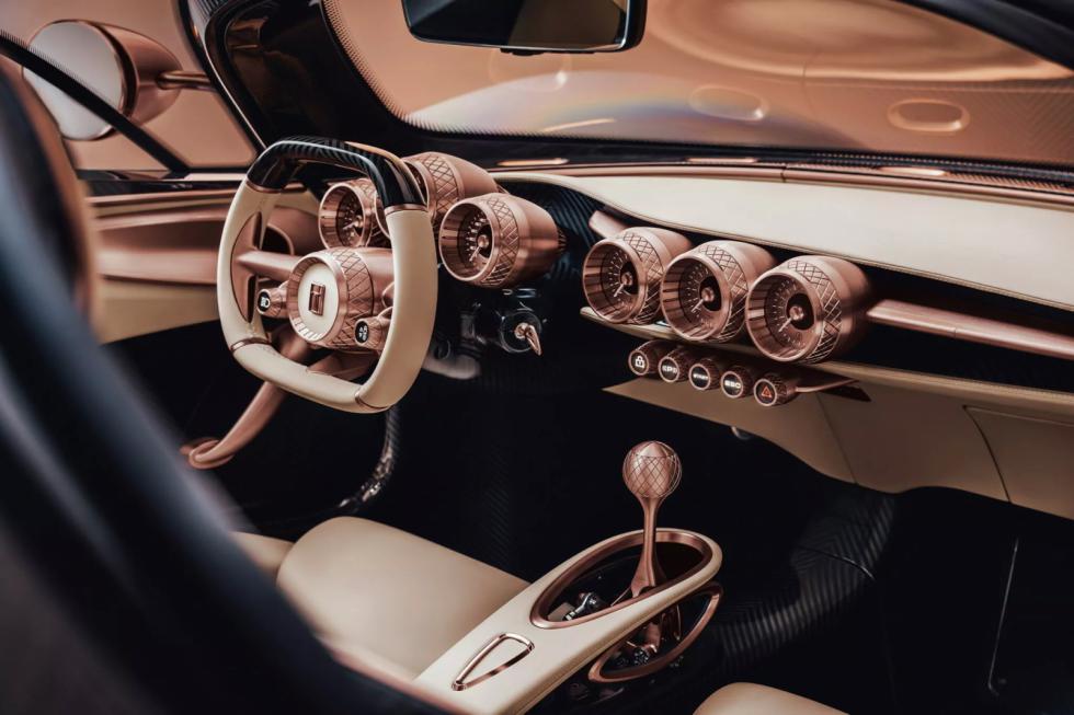Το νέο De Tomaso P72 ήρθε με 700 άλογα και χειροκίνητο κιβώτιο